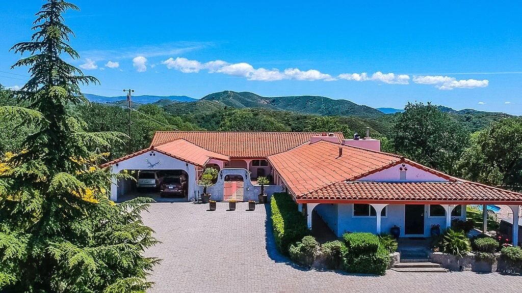 Property Photo: 4550 Scotts Valley Road CA 95453