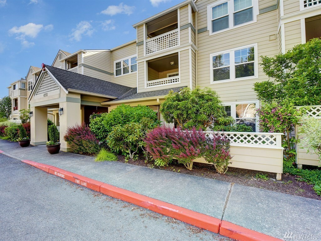 Property Photo: 4133 224th Lane SE 111 WA 98029