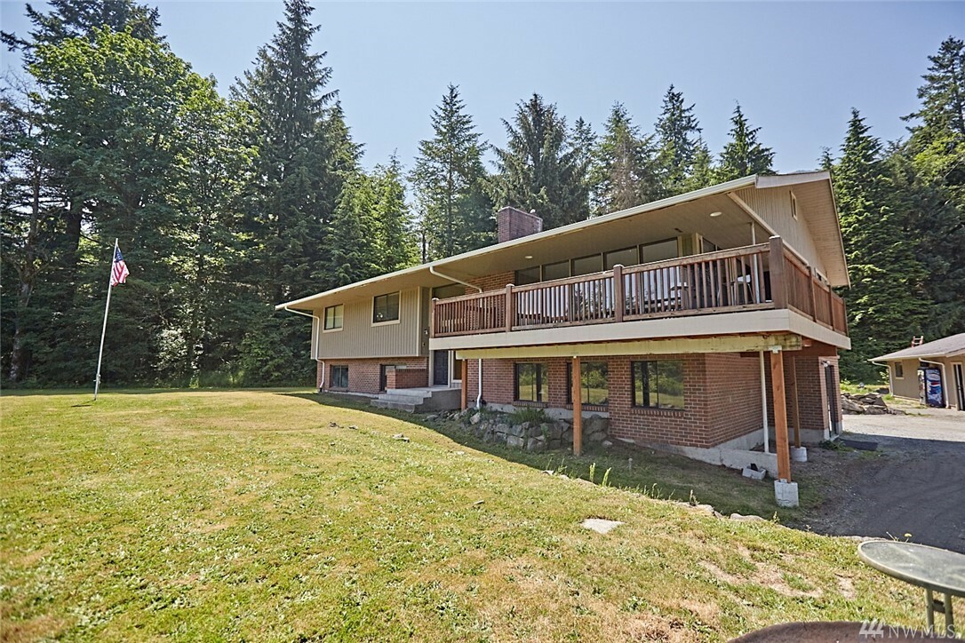 Property Photo:  13709 415th Wy SE  WA 98045 