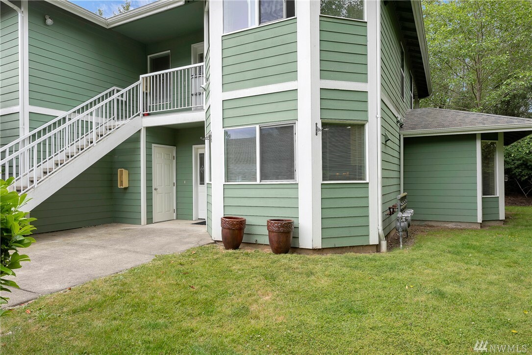 Property Photo:  909 Orchid Place 102  WA 98226 