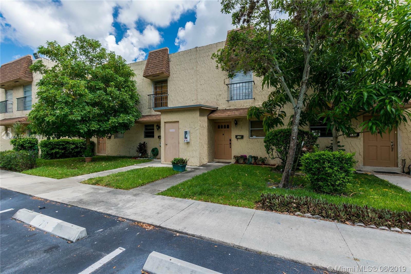 Property Photo: 535 N Pine Island Rd 19 FL 33324