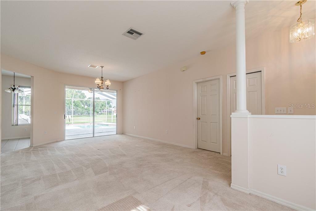 Property Photo:  16466 Turnbury Oak Dr  FL 33556 