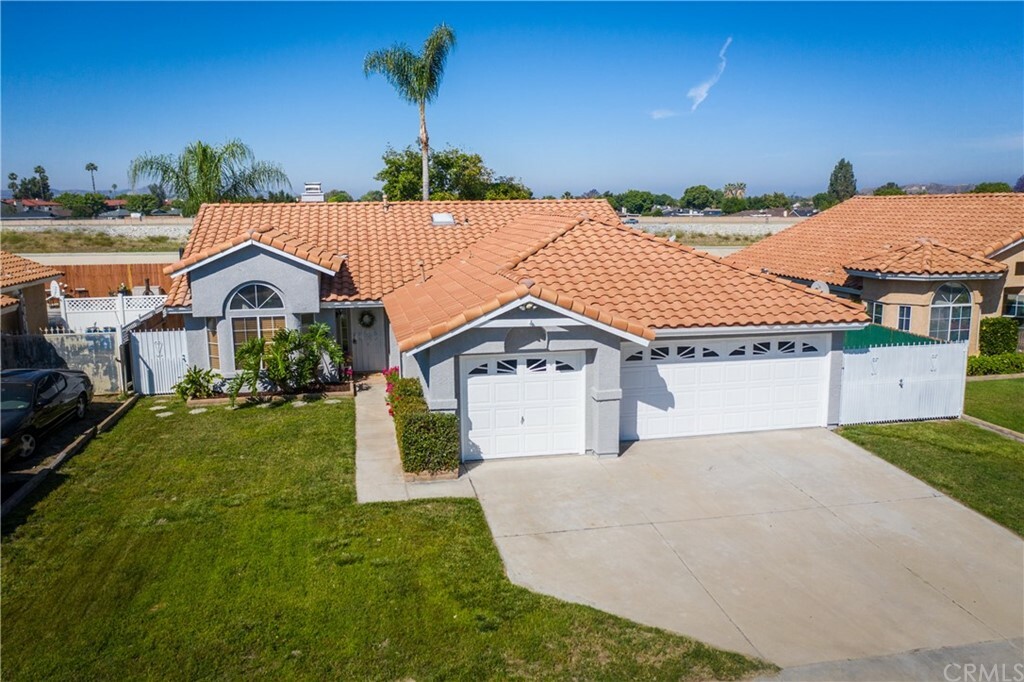 Property Photo:  25303 Howard Drive  CA 92544 