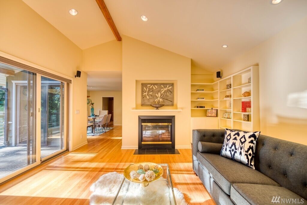 Property Photo: 2005 102nd Ave SE WA 98004