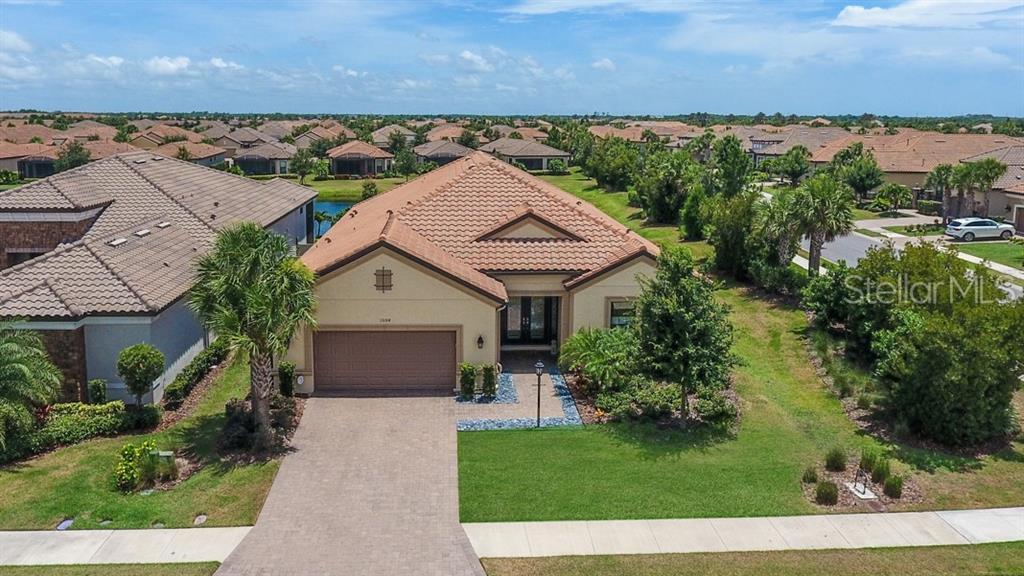 Property Photo: 13104 Treviso Drive FL 34211