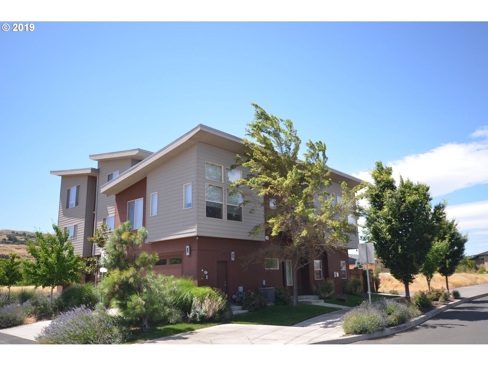 Property Photo:  185 Eagle Crest Dr  OR 97058 