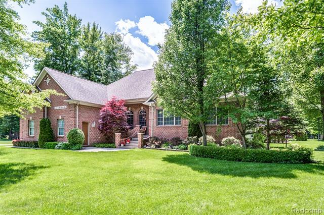 Property Photo:  3181 Aberdeen Court  MI 48060 