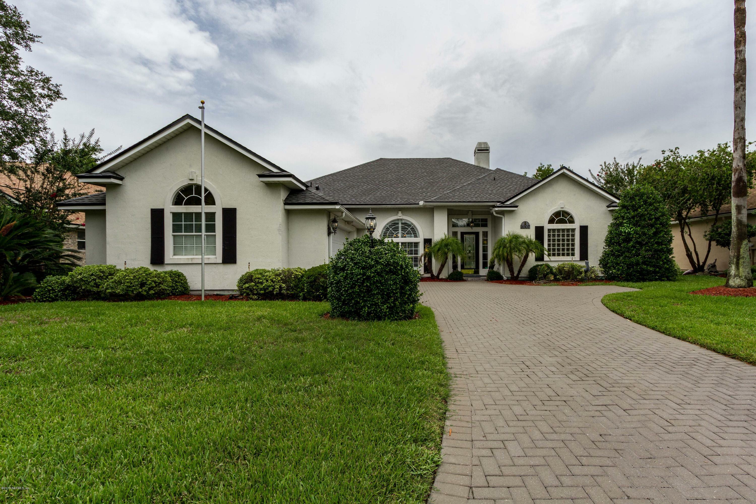 Property Photo:  2007 Bluebonnet Way  FL 32003 