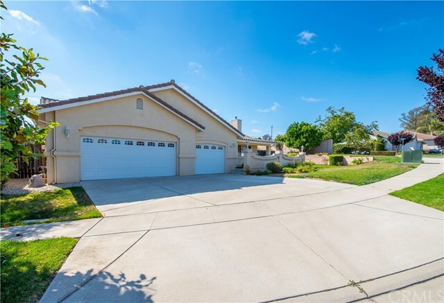 Property Photo: 994 Vista Verde Lane CA 93444