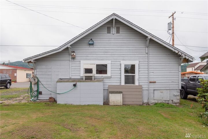 Property Photo:  224 E Main St  WA 98564 