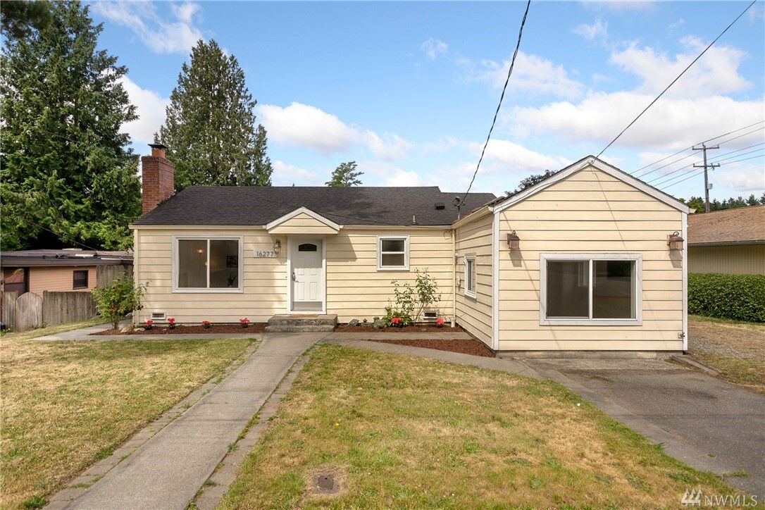 Property Photo:  16277 12th Ave NE  WA 98155 