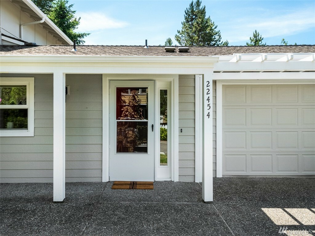 Property Photo:  22454 SE 37th Terrace 2345  WA 98029 