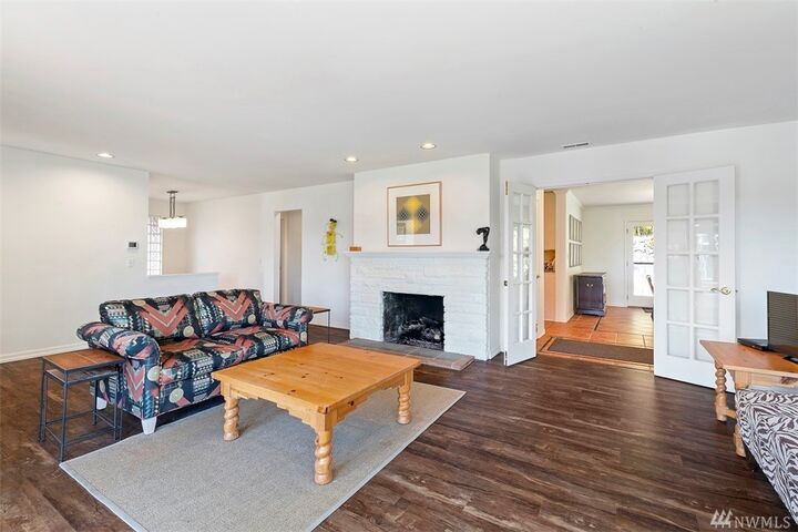 Property Photo:  4003 48th Ave S  WA 98118 