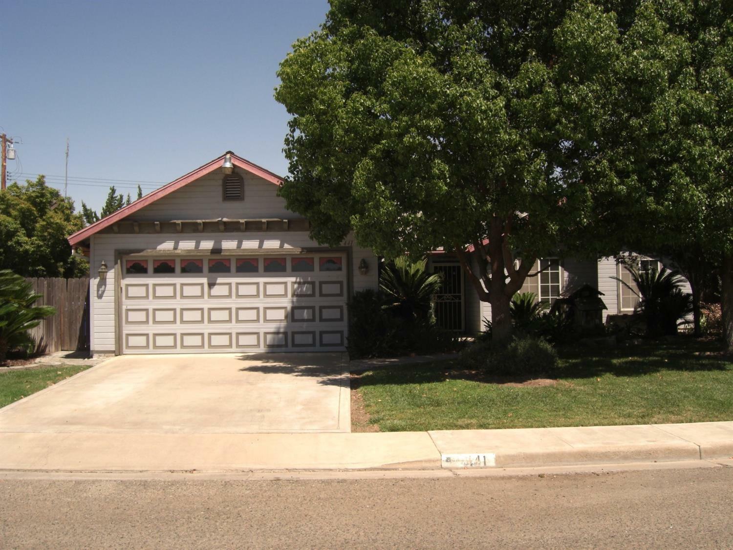 Property Photo:  441 Katelyn Court  CA 93221 