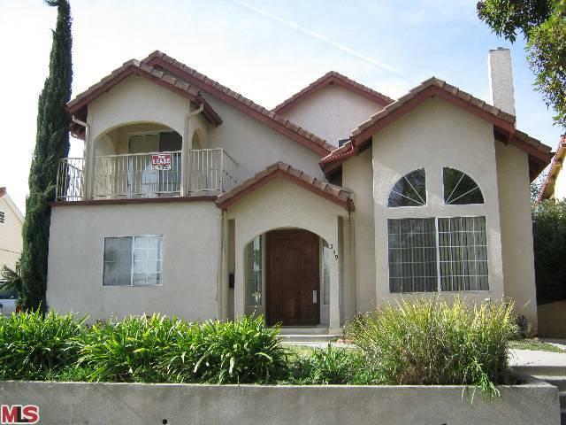 Property Photo:  539 N Citrus Ave  CA 90036 