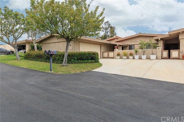 Property Photo:  4 Peartree Lane  CA 90274 