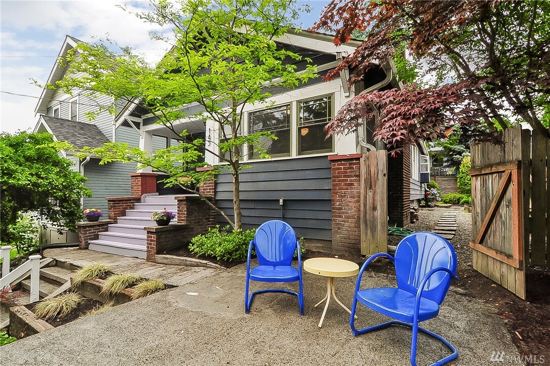 Property Photo: 145 NE 59th St WA 98105