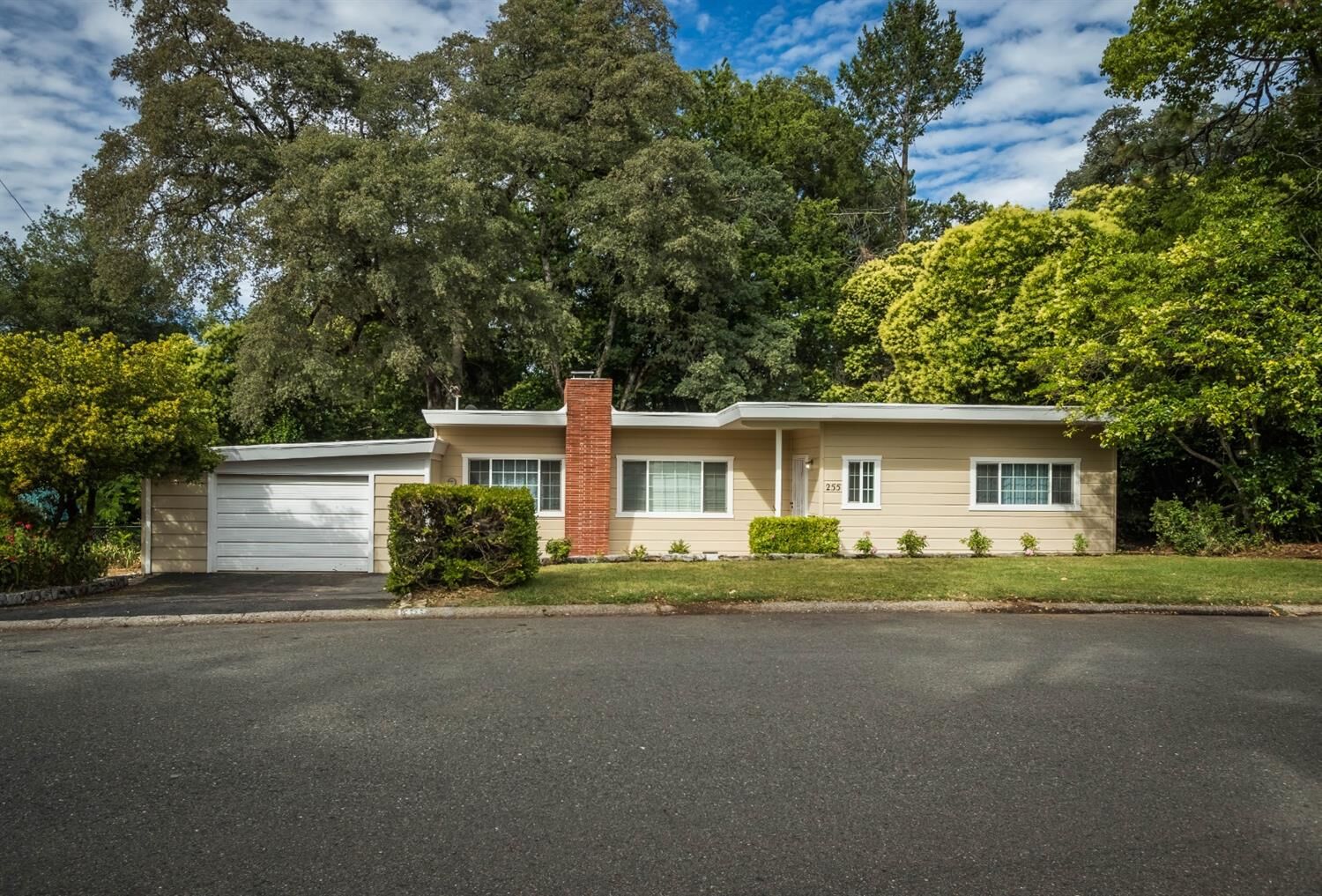 Property Photo: 255 Marshall Way CA 95603
