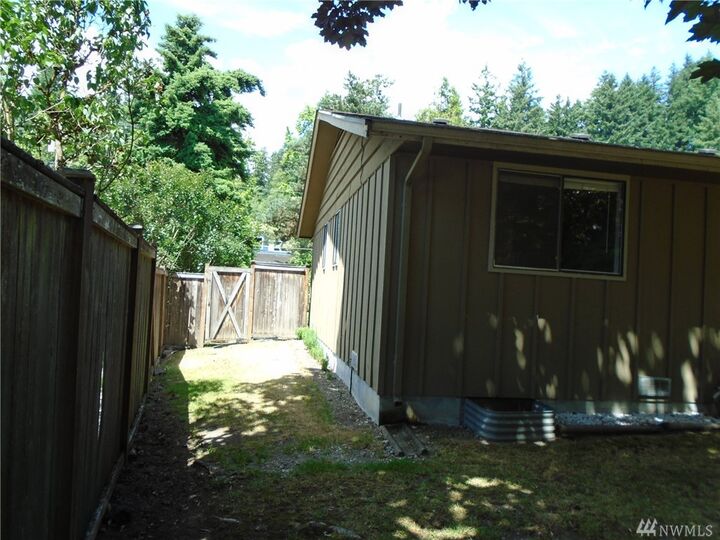Property Photo:  10722 48th St E  WA 98372 