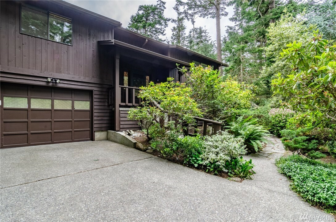 Property Photo:  698 Cathedral Dr  WA 98239 