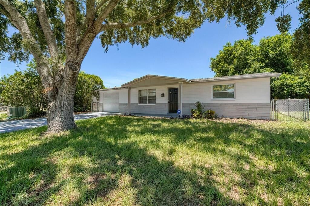 Property Photo: 12706 Cornell Court FL 34667