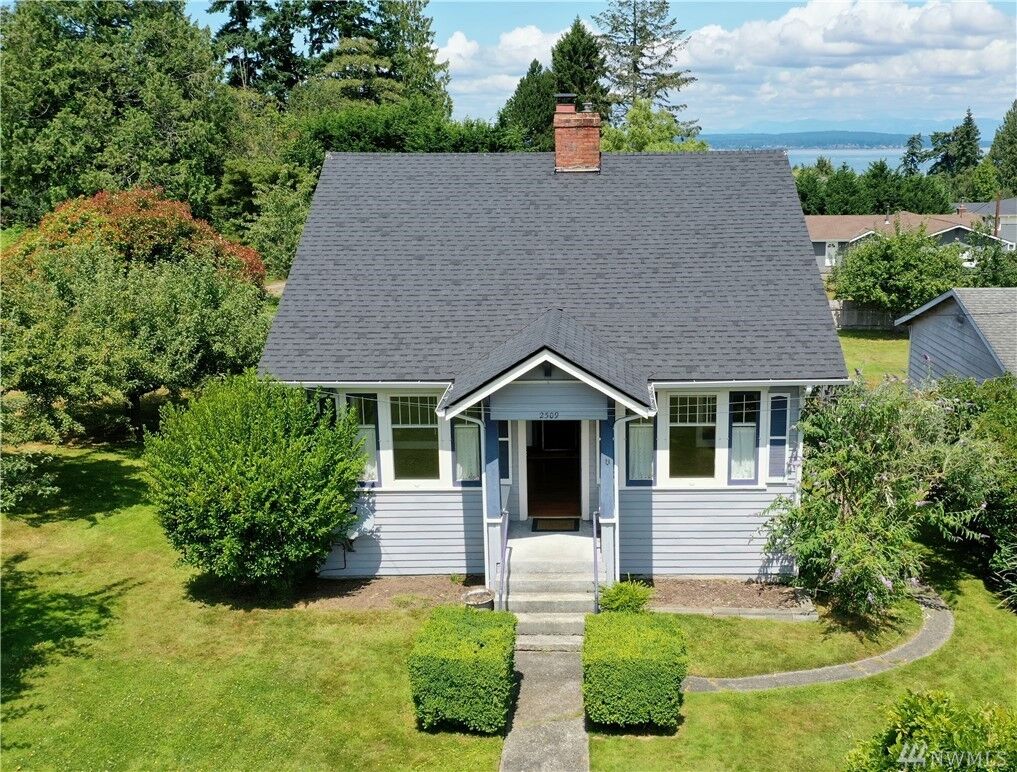 Property Photo: 2509 W Mukilteo Boulevard WA 98203