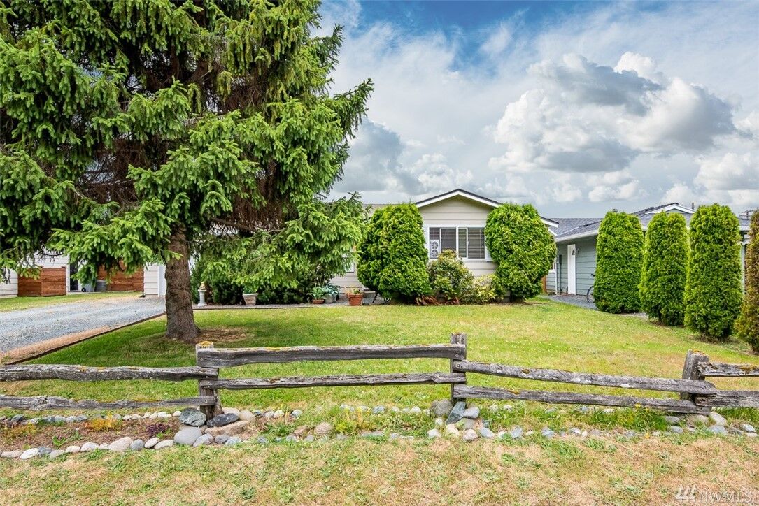 Property Photo:  4012 Commercial Ave  WA 98221 