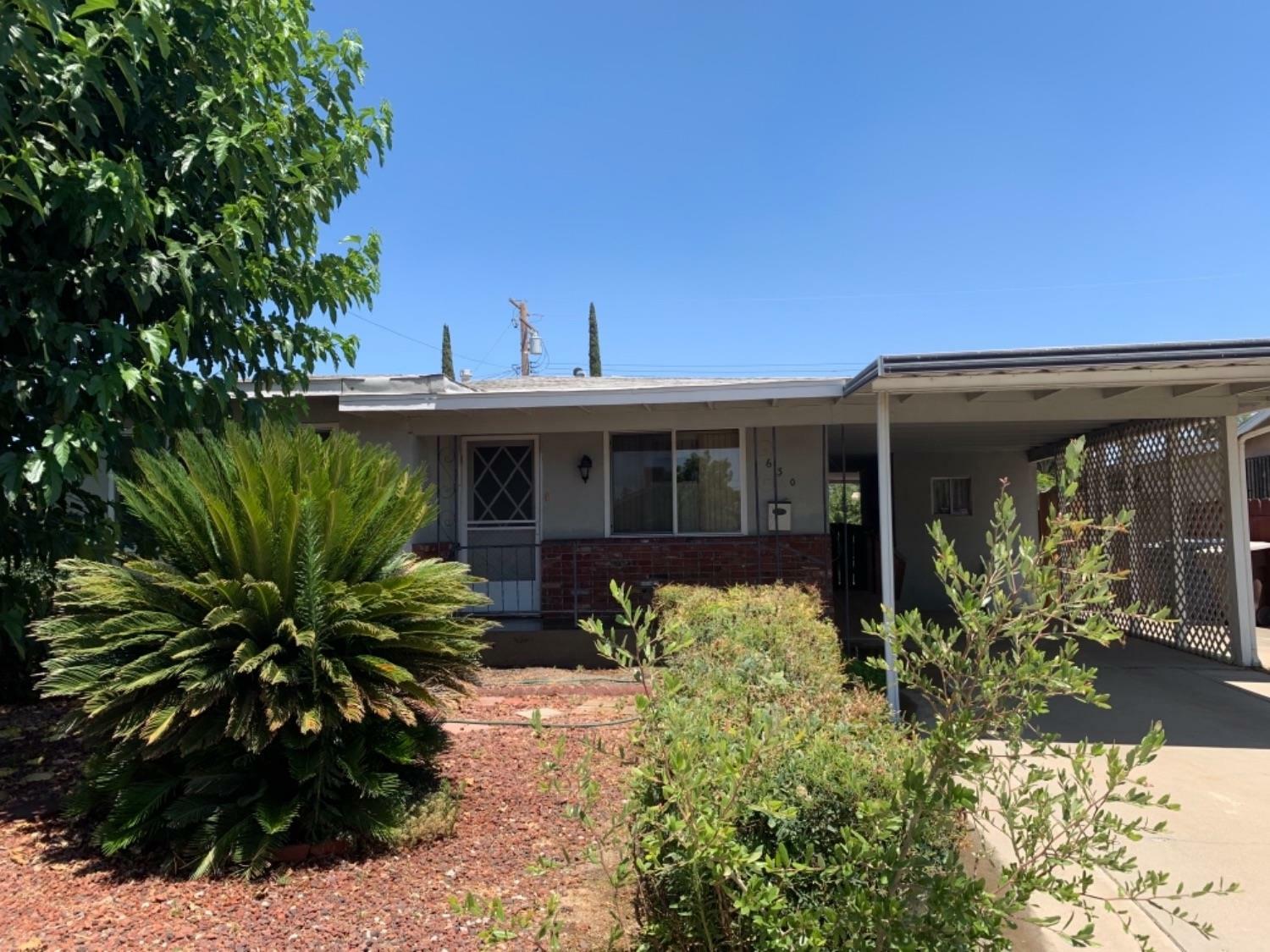 Property Photo:  630 S Sacramento Street  CA 93274 