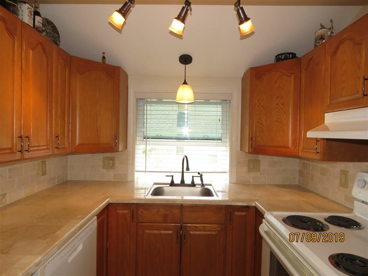 Property Photo: 31 Crescent Street NH 03263