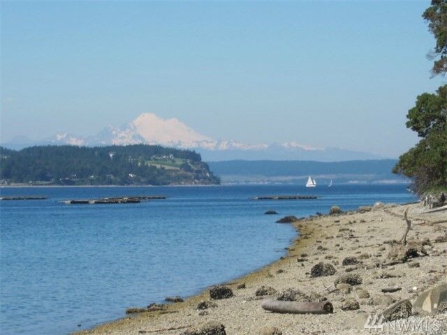 Property Photo: 1731 Madrona Wy WA 98239