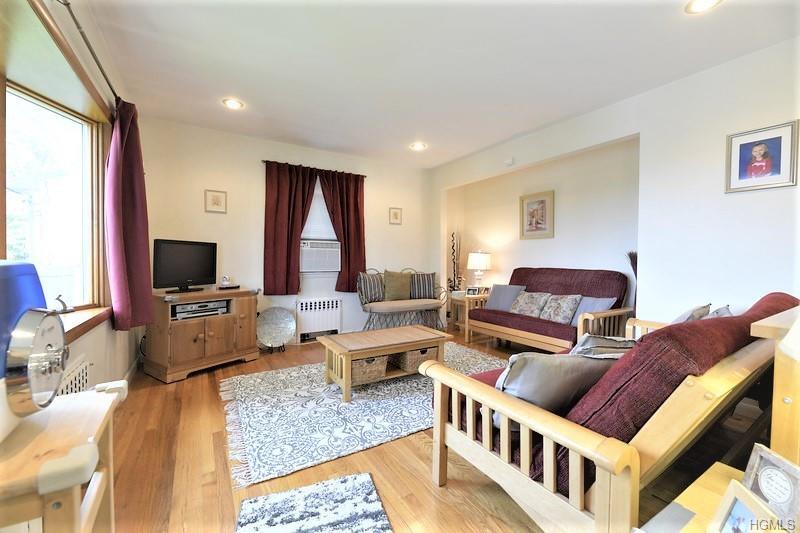 Property Photo: 754 Warren Avenue NY 10594