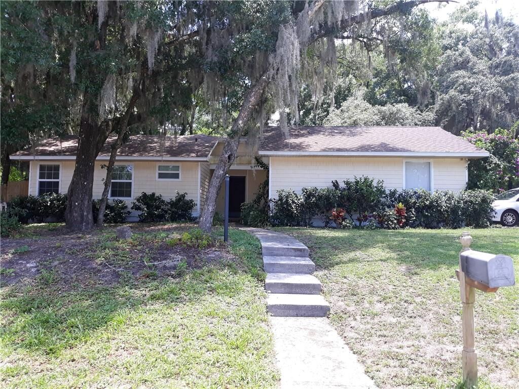 Property Photo:  150 E High Street  FL 32765 
