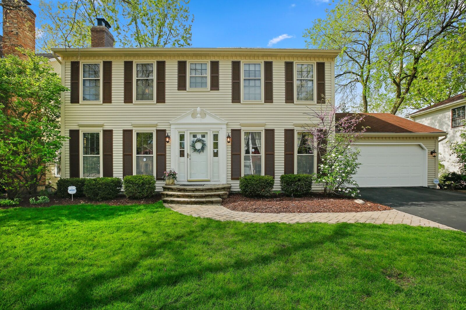 Property Photo:  25W745 White Birch Court  IL 60189 