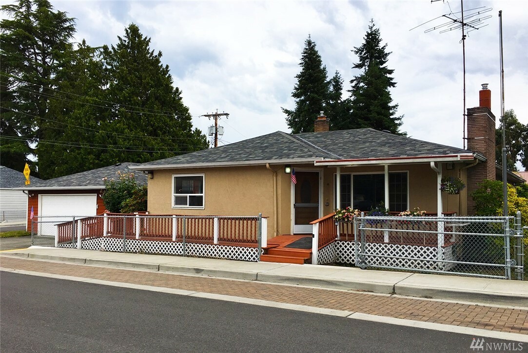 15452 Washington Ave NE  Keyport WA 98345 photo