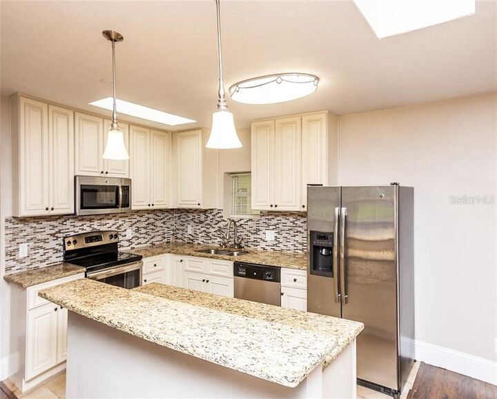 Property Photo:  610 Elaine Drive  FL 33511 