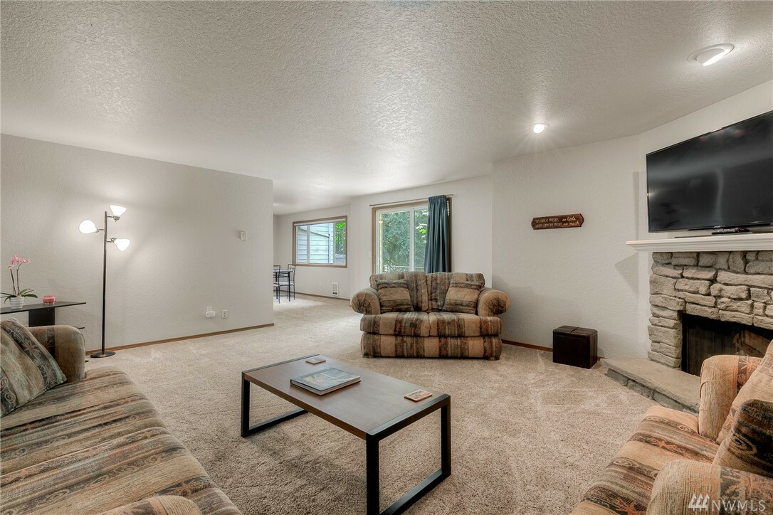 Property Photo: 15416 40th Ave W 30 WA 98087