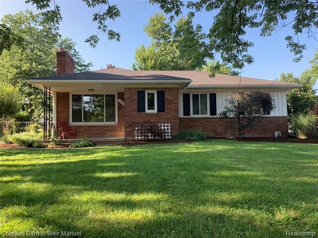 Property Photo: 16982 Dunblaine Avenue MI 48025