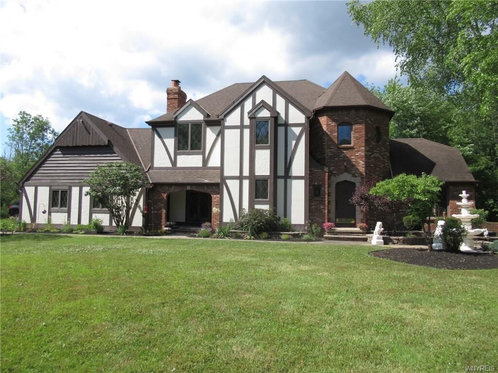 Property Photo:  2965 Love Road  NY 14072 