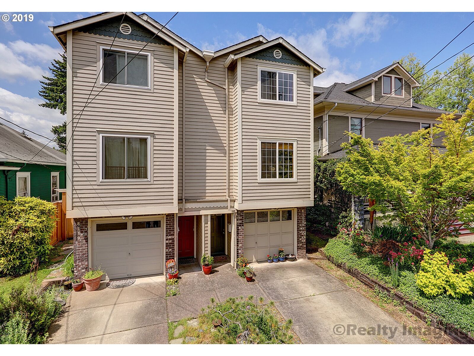 Property Photo: 8113 SE 16th Ave OR 97202