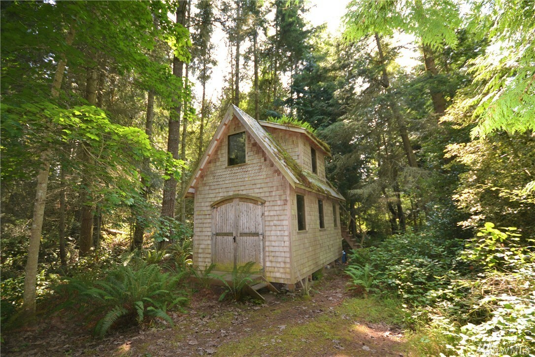 Property Photo:  538 Raven Rd  WA 98368 