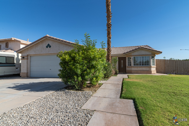 Property Photo:  667 Juniper St  CA 92251 