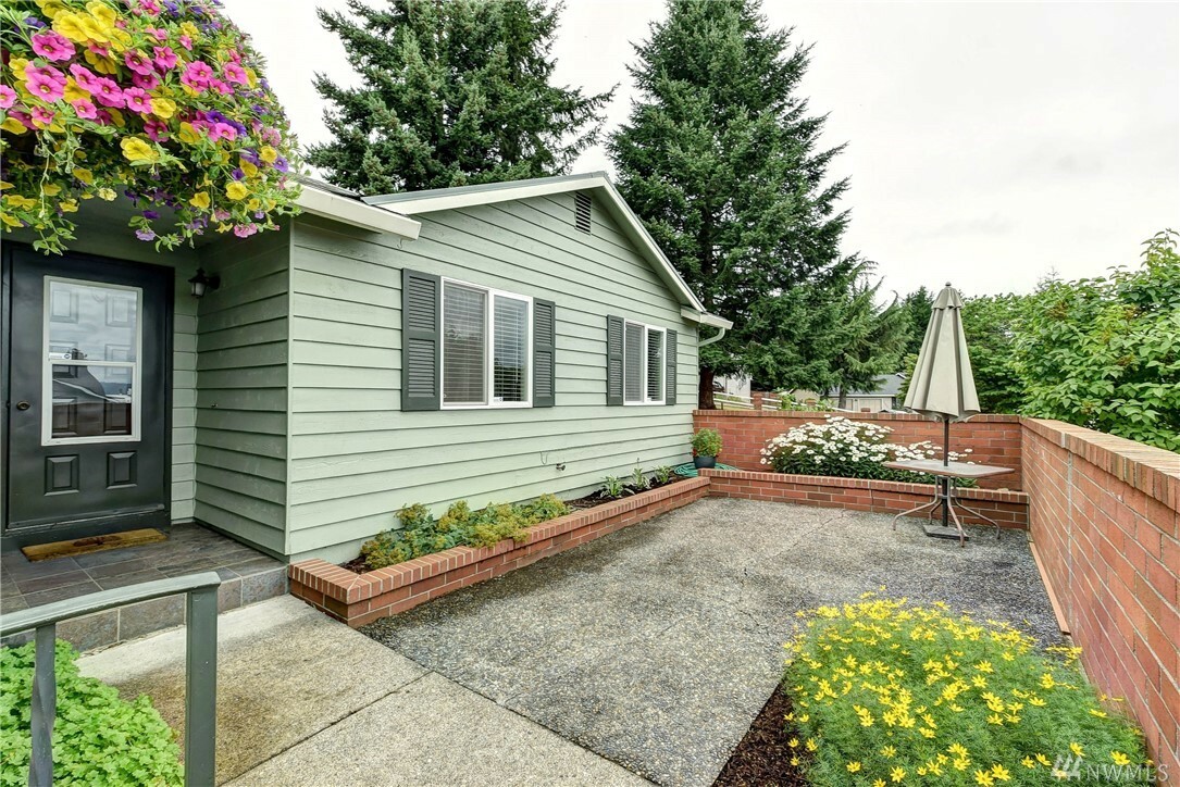 Property Photo:  30015 58th Place S  WA 98001 