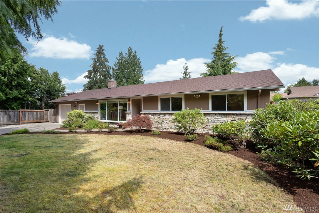 Property Photo:  12822 NE 132nd St  WA 98034 