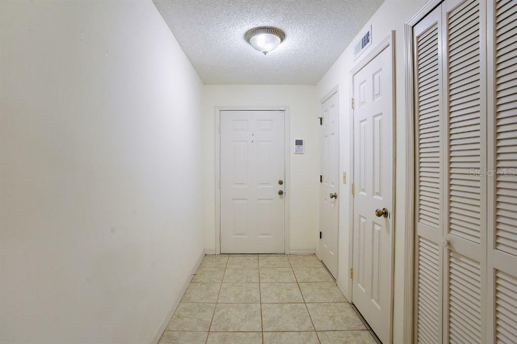 Property Photo:  100 E Oak Terrace Drive G4  FL 34748 