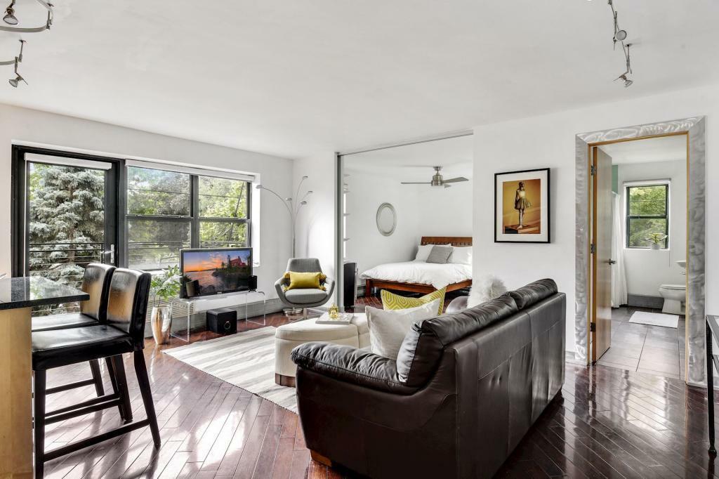 Property Photo: 2201 3rd Avenue S 302 MN 55404