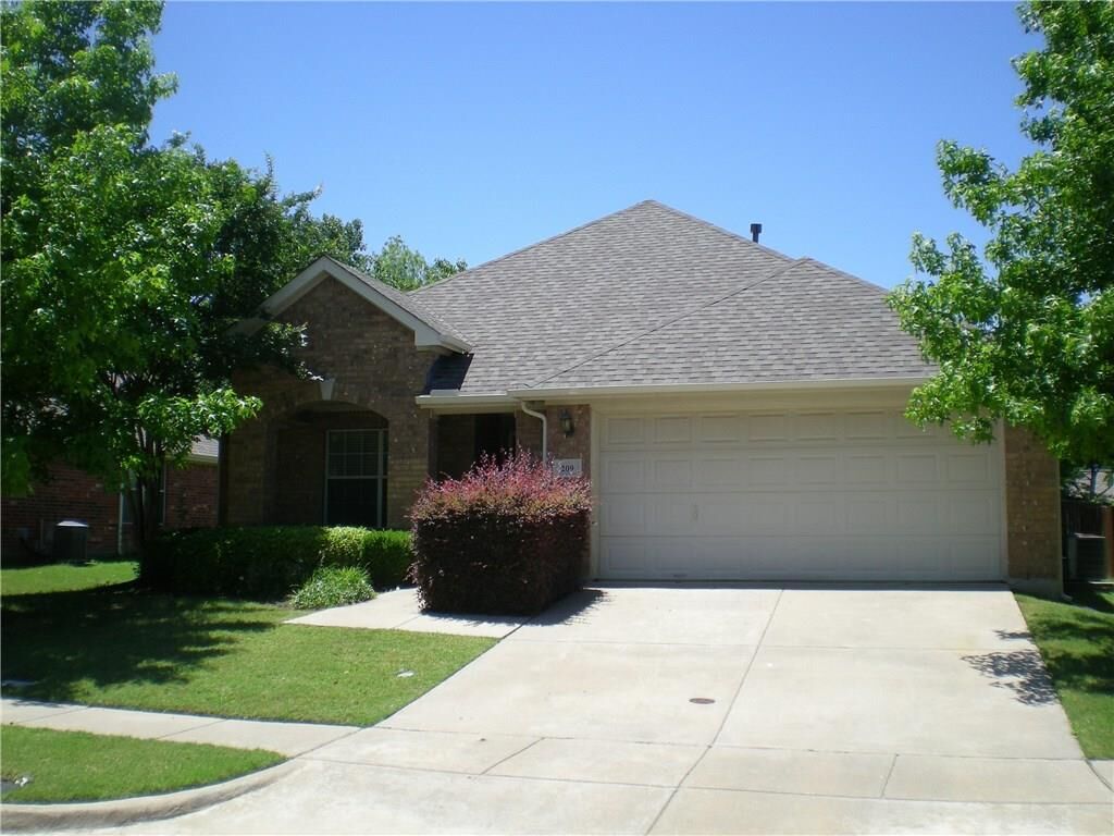 Property Photo: 209 Mapleshade Drive TX 75071