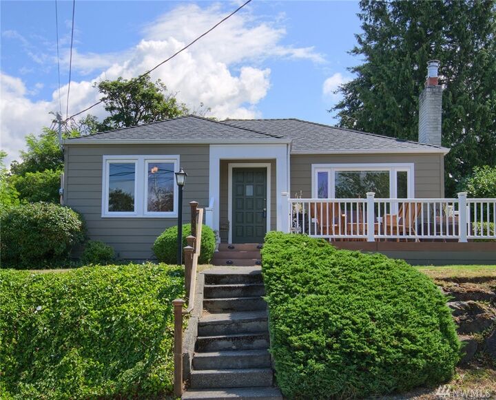 10038 42nd Ave SW  Seattle WA 98146 photo