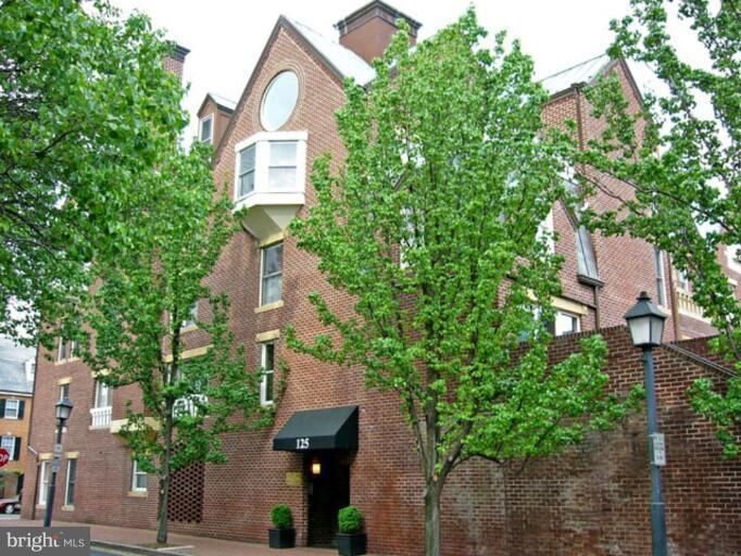 Property Photo:  125 Lee N Dh-306  VA 22314 