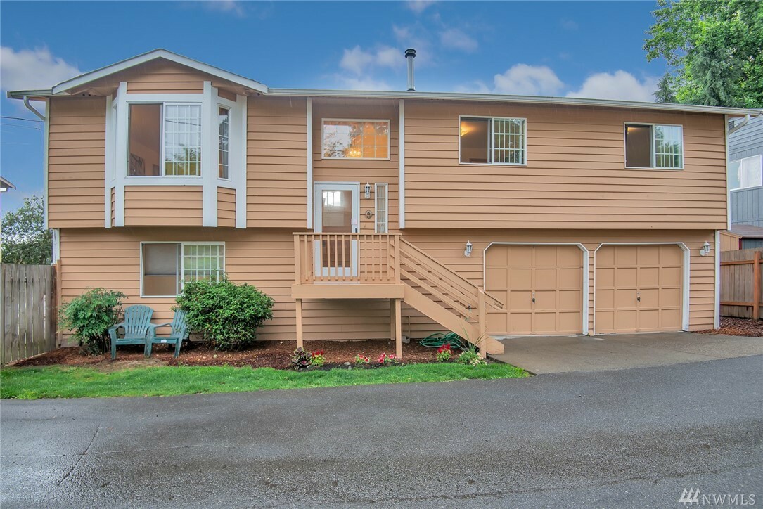 4833 South Graham Street  Seattle WA 98118 photo