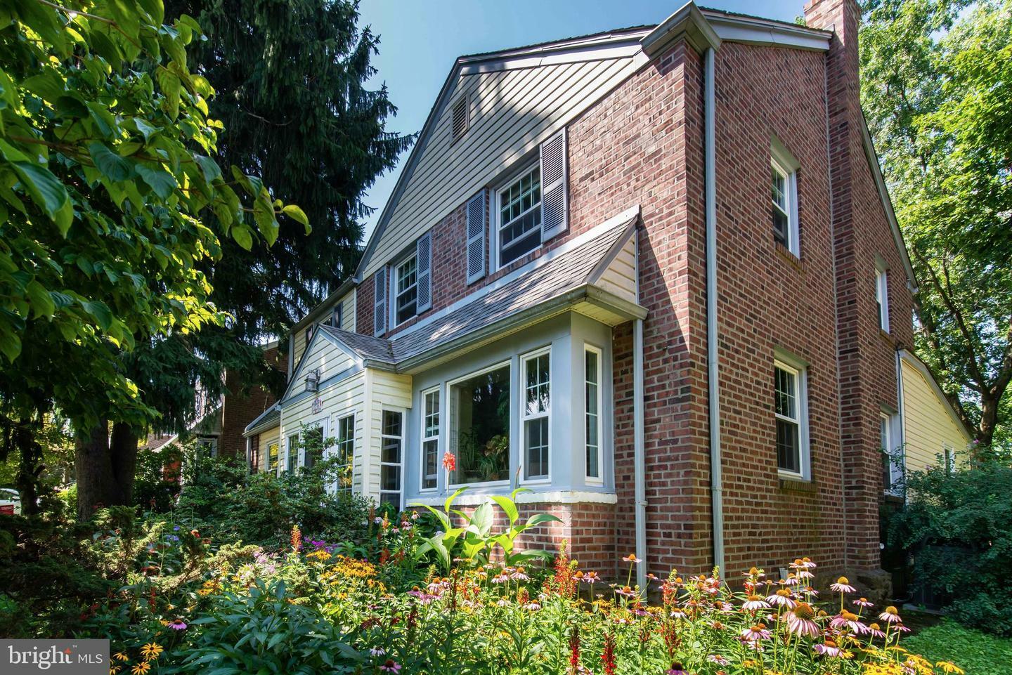 Property Photo: 1736 Ridgeway Road PA 19083